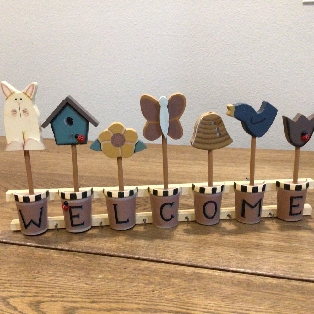 Vintage Welcome sign | Wooden Wall Key Holder